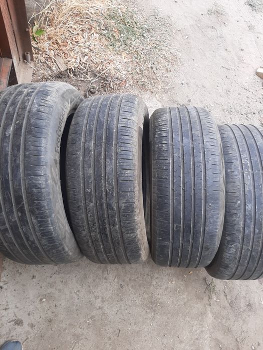 Продам шины 235/55/18 континенталь