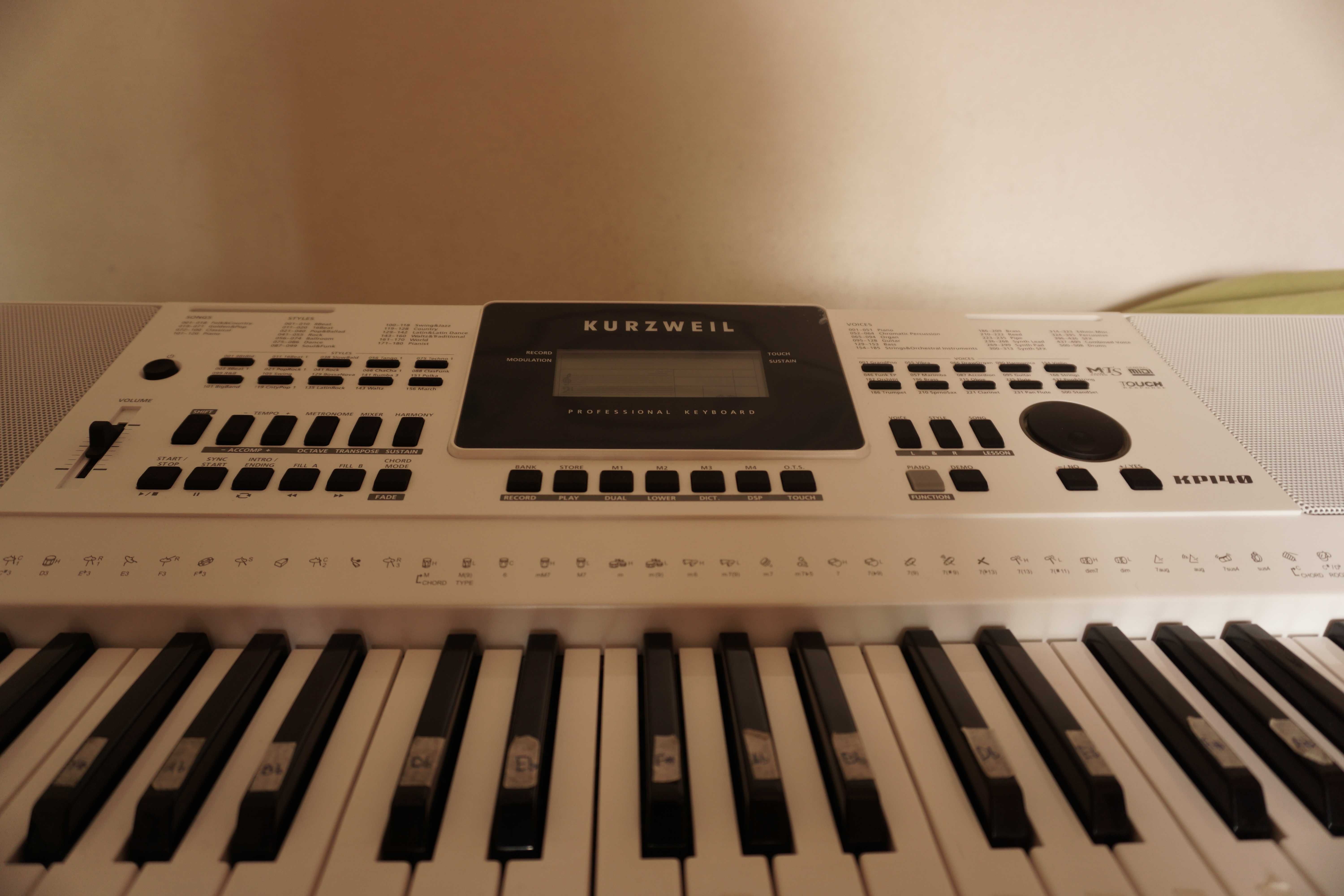 Синтезатор Kurzweil KP140WH