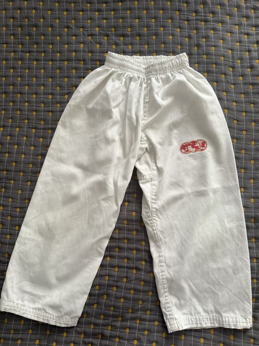 Продам кимоно. Б/у. Ростовка 110см