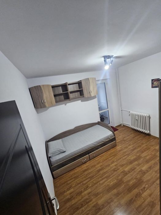 Inchiriez apartament