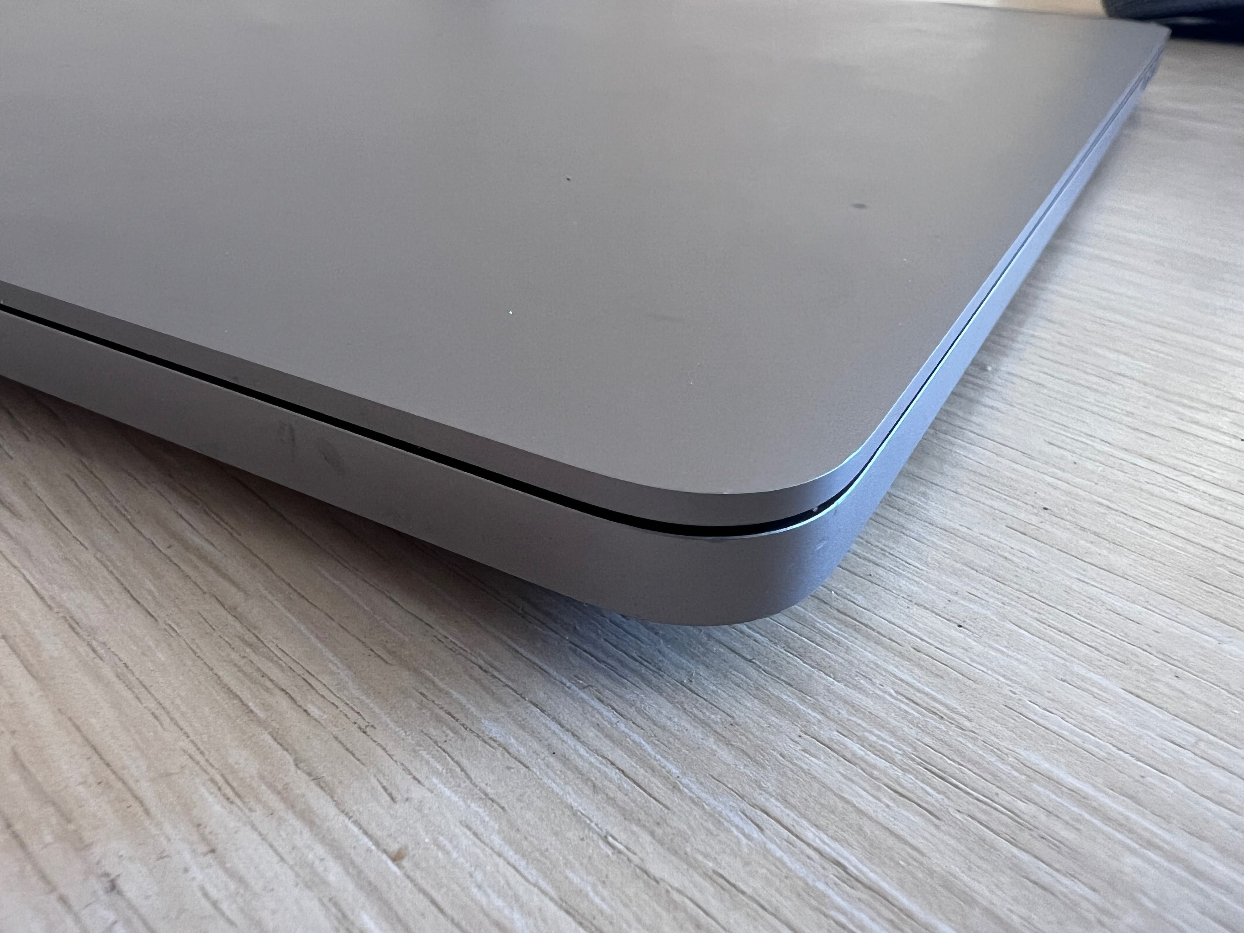 СРОЧНО! Macbook Pro 16" 2019 TouchBar Intel i7, 16 Gb, 500 Gb
