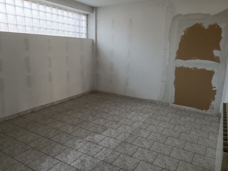 Proprietar vând spațiu comercial 142mp