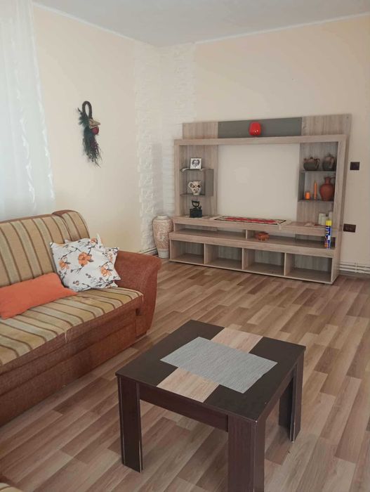 Casa de vanzare pe strada Henci oras Podul iloaiei