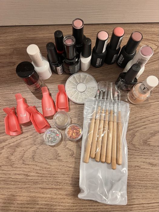 Set semi mani-pedi acasa