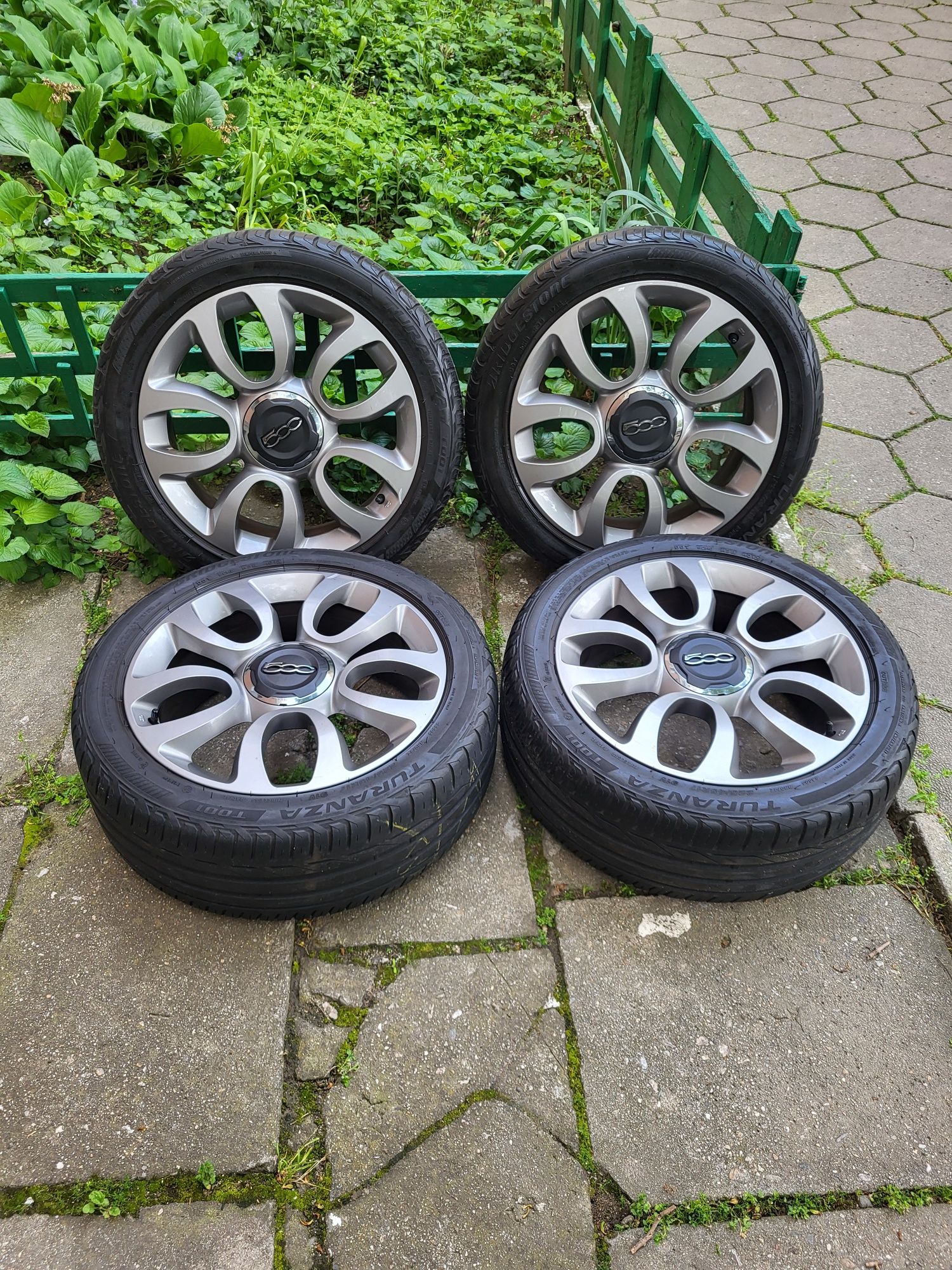 Джанти 17ки 5х98 за Fiat 500L с гуми Bridgestone