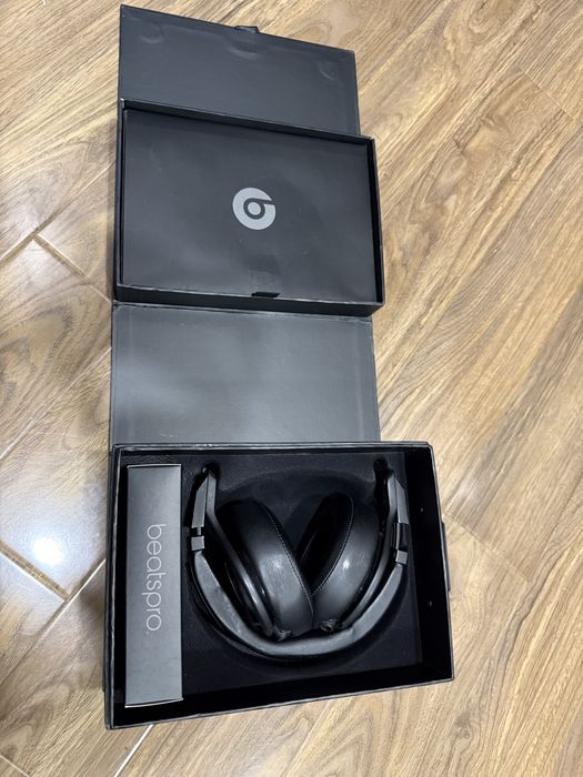 Продаются наушники Beats Pro Limited Edition (Detox)