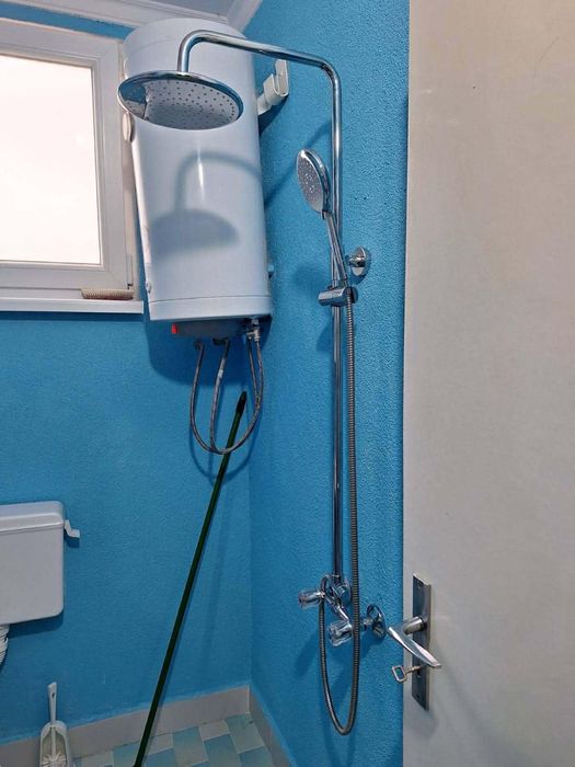 Етаж от къща, под наем, с. Железница