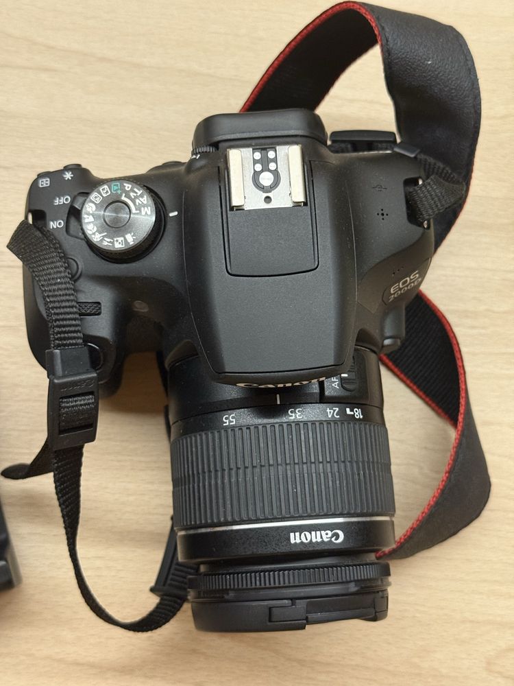 Canon EOS 2000D с обектив 18-55mm