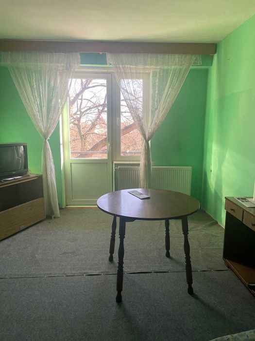 Inchiriez apartament