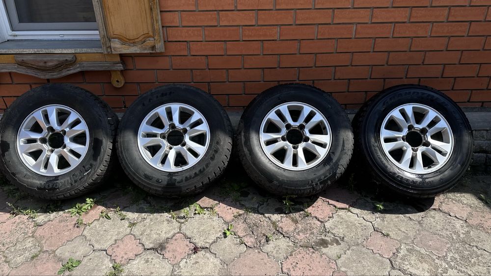 Продам диски toyota ,lexus ,r17 5*150 оригинал ,без повреждений