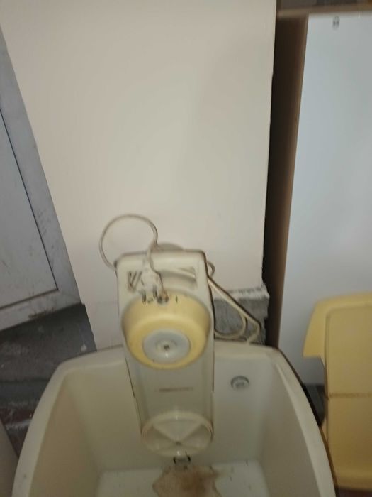 Малка пералня .пълен комплект .подходяща  за къмпинг