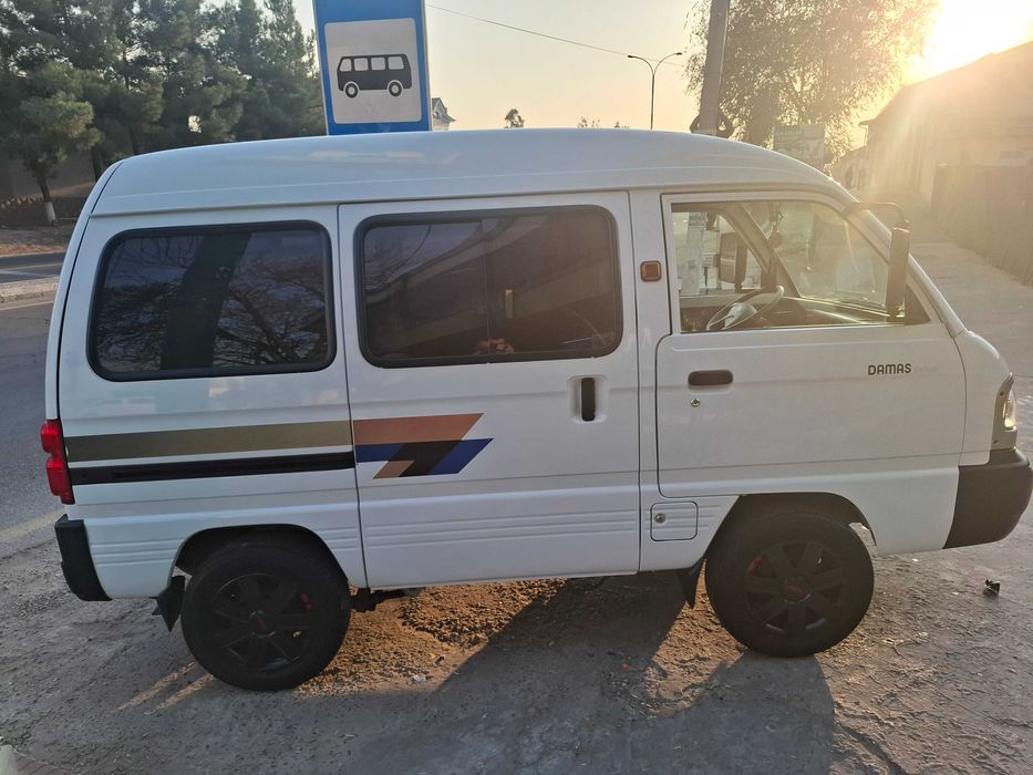 Дамас машинаси сотилади.