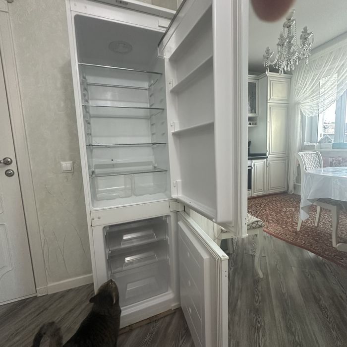 Холодильник встраиваемый Hansa