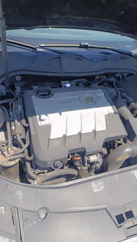 • Продавам Пасат Б6 (Passat B6) 2.0tdi 140кс на ЧАСТИ (ВСИЧКО НАЛИЧНО)