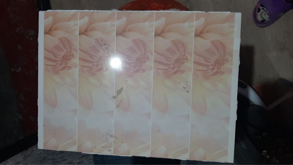 Отдам кафель б/у , самовывоз