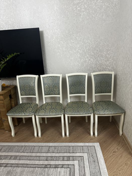 Продам  стулья ,4 штуки ,в отличном состоянии.Производство Дагестан.