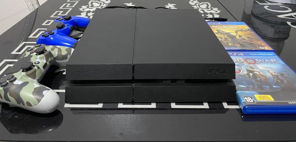 Playstation 4 как новый, без поломок