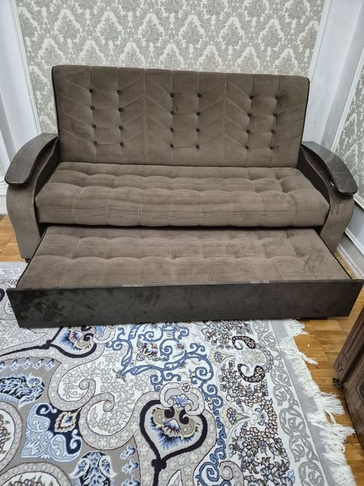 Divan mebil xolati yaxwi korila