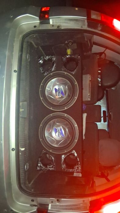 Vand subwoofer axton sau schimb cu ceva mai mare
