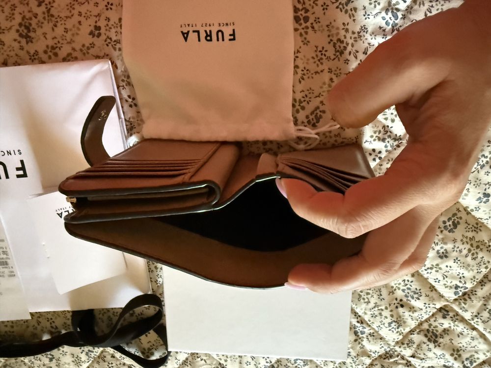 Дамски кожен портфейл FURLA