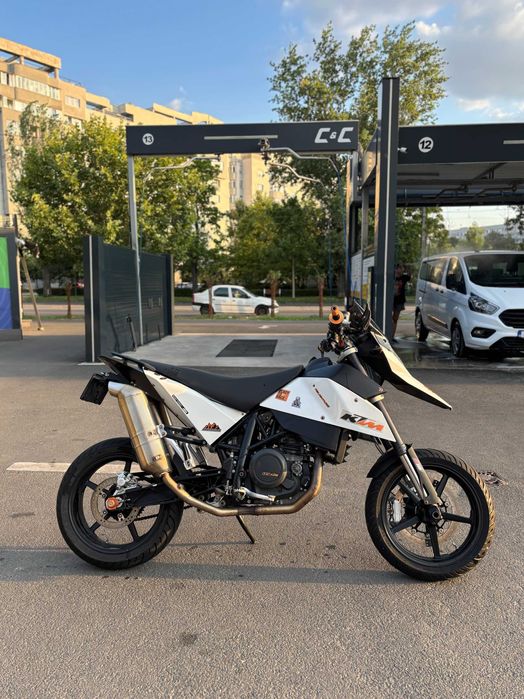 KTM 690 SM Supermoto