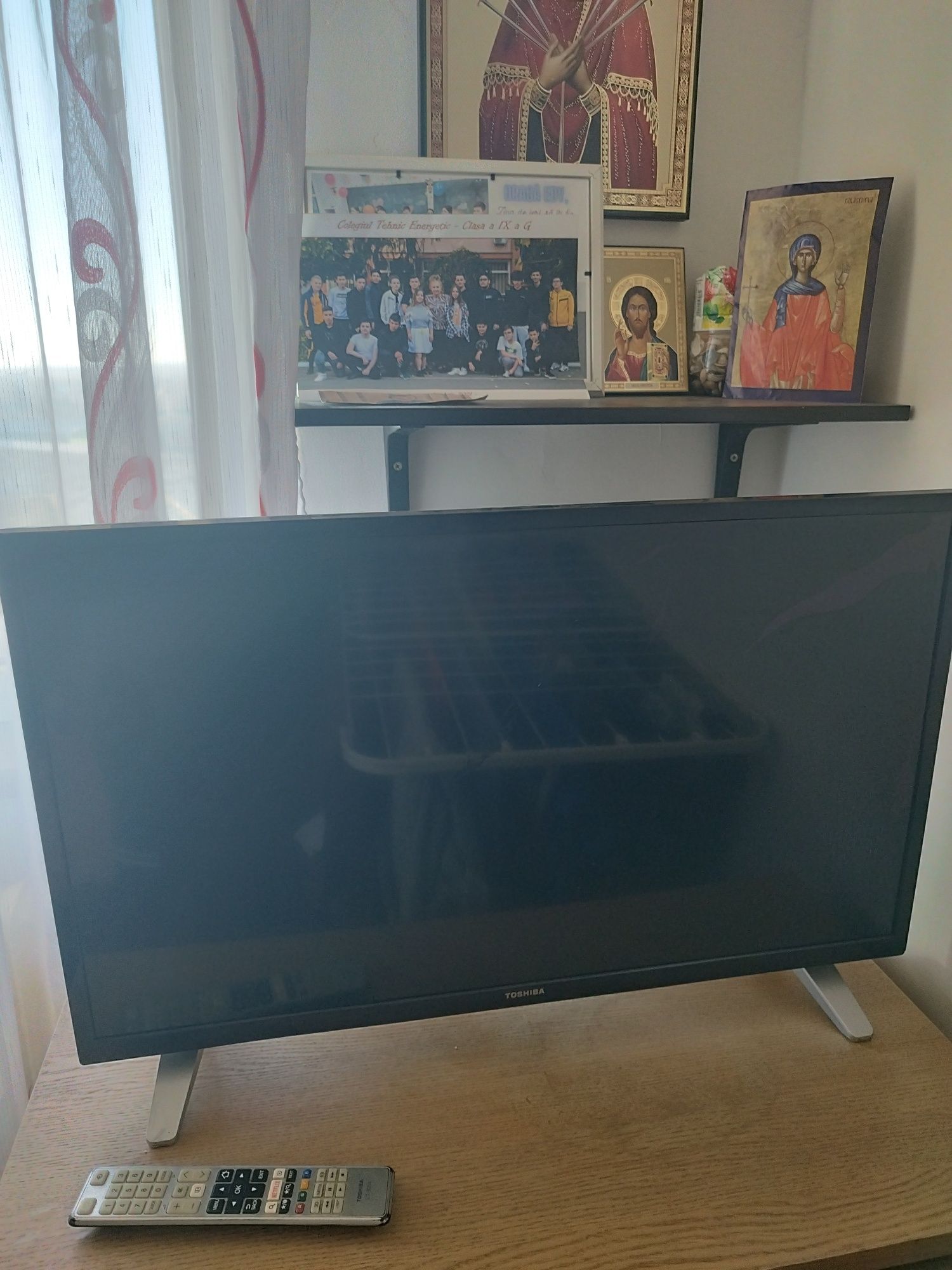 tv Toshiba smart 80 pentru piese