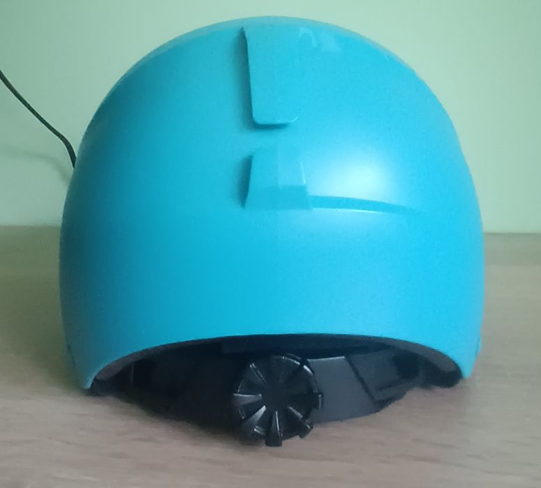 Ски каска с регулиране на размерът