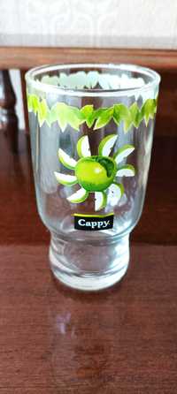 Нови стъклени чаши за вода или безалкохолно