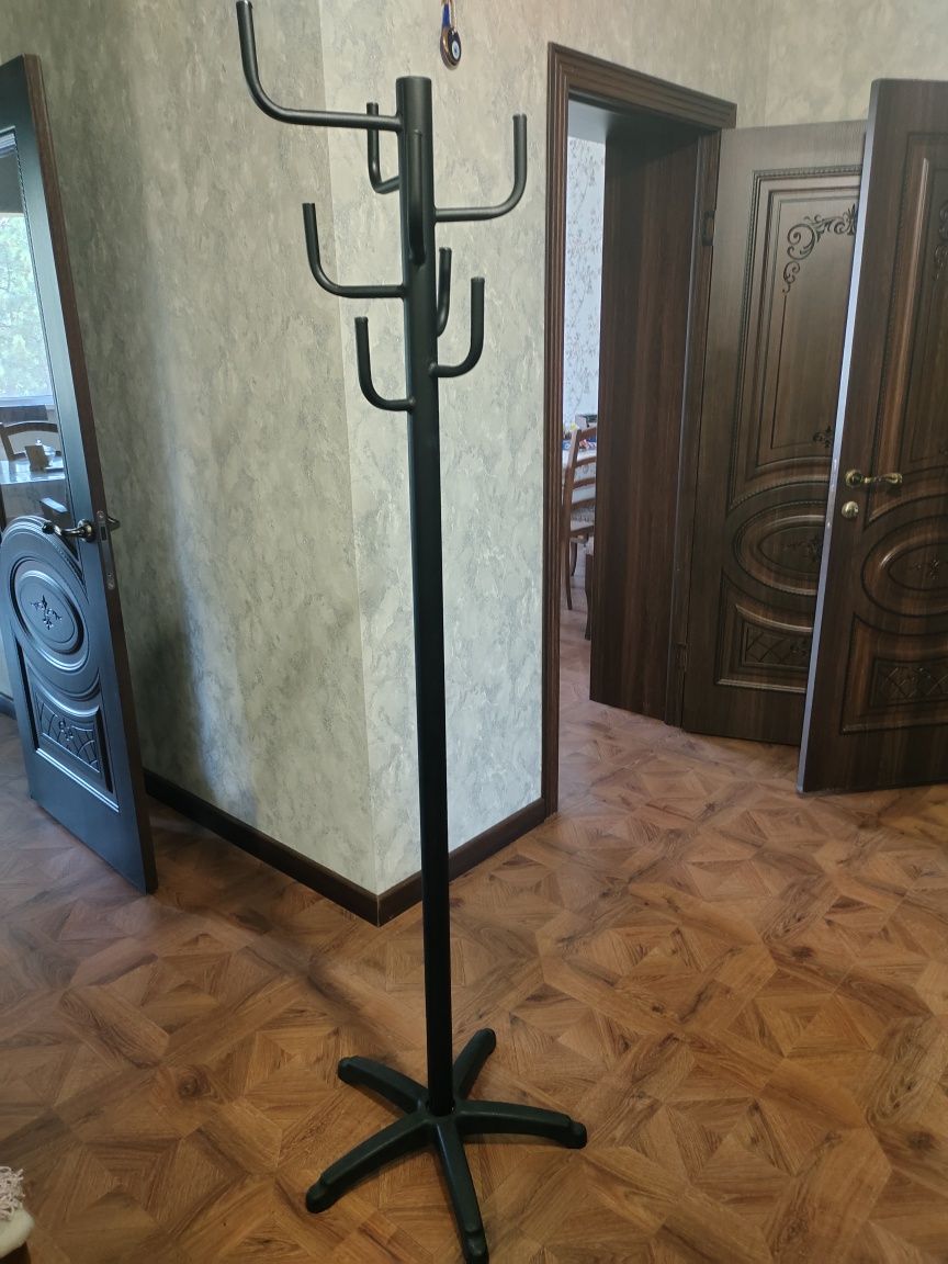 Вешалка домой или в офис