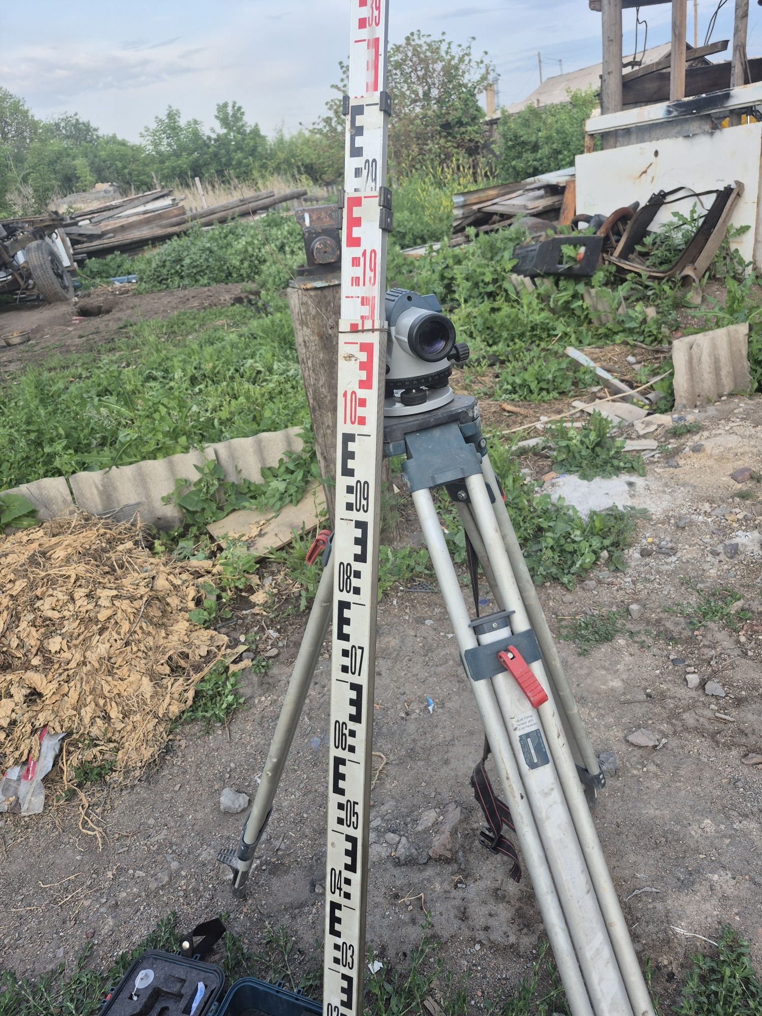Продам нивелир BOSCH