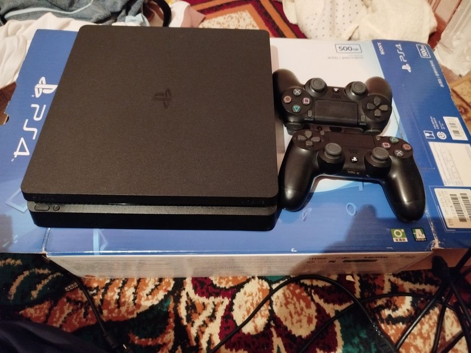 Playstation 4 slim  1 TB