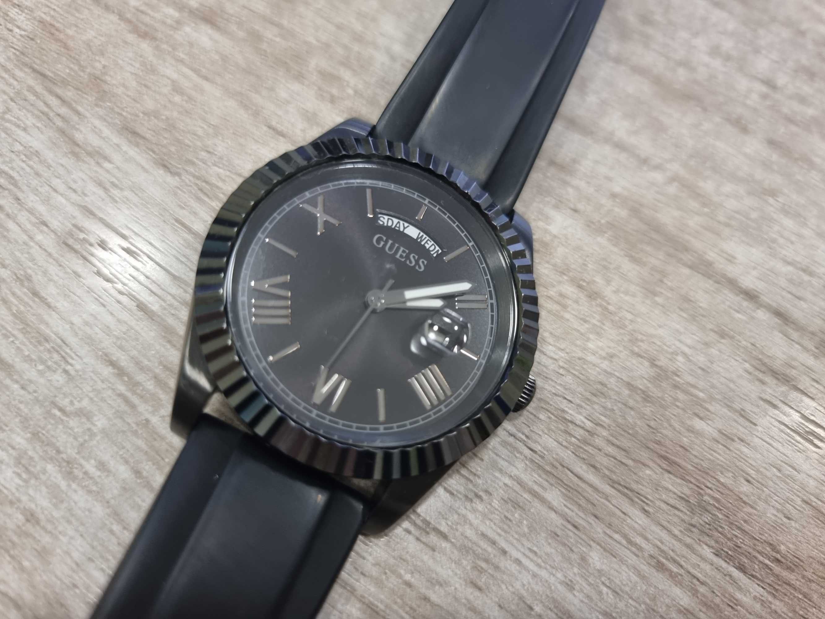Мъжки часовник GUESS 42 мм
