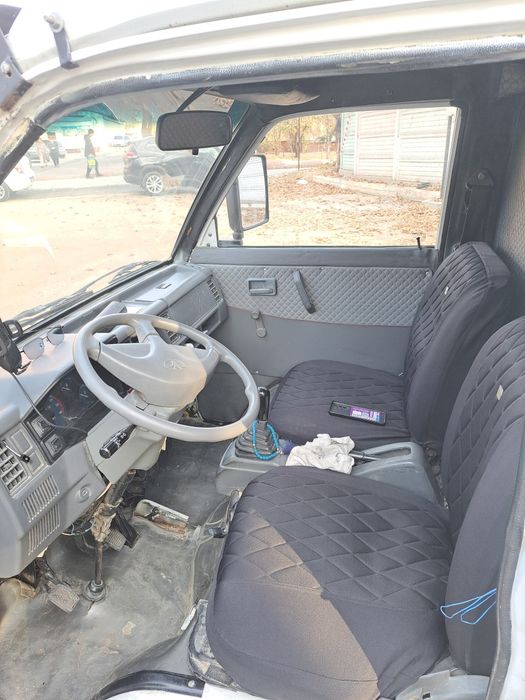 Лабо дамасдан ясалган 2006-йил