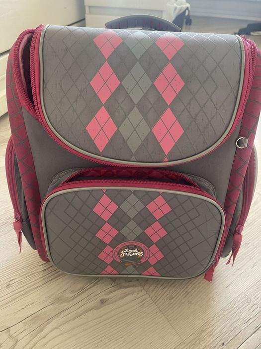 Рюкзак в школу в отличном состоянии