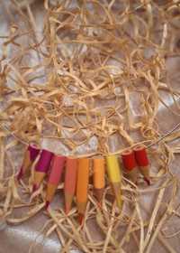 Colier creioane colorate