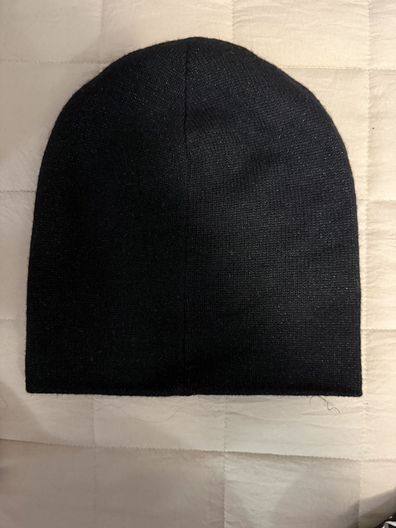 Зимна шапка Guess