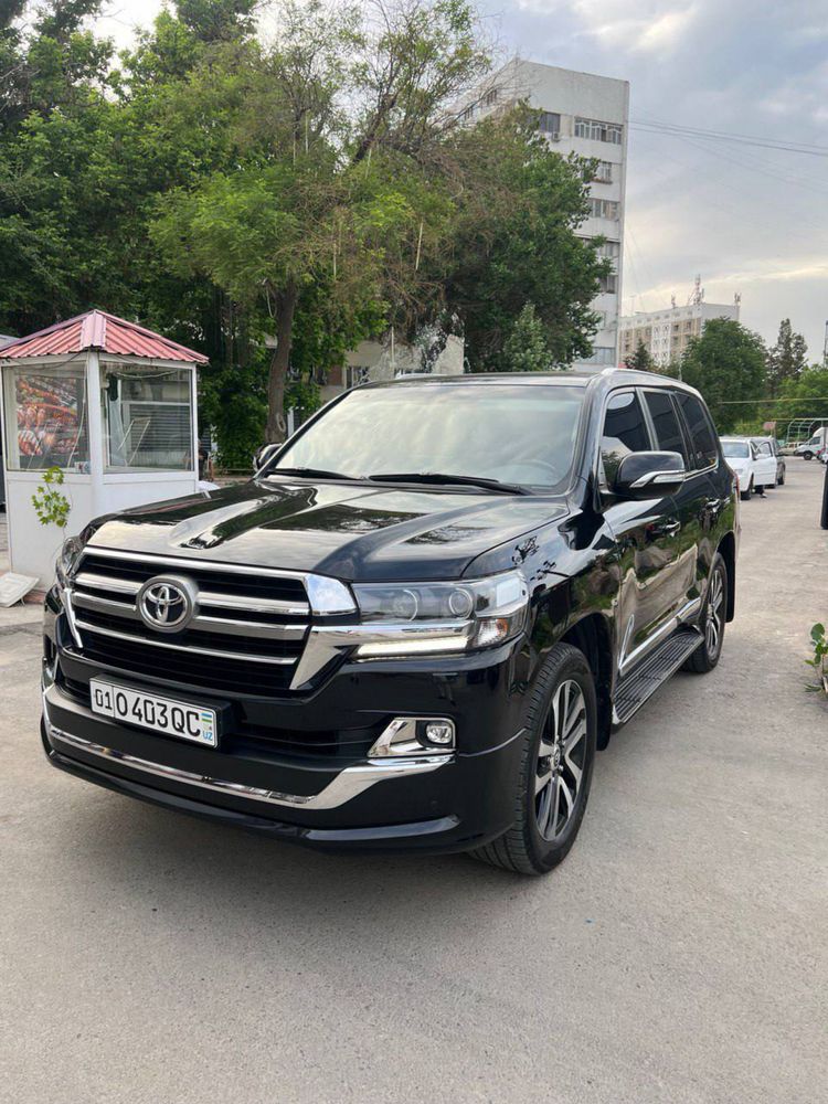 машины в ассортимента!!! Ролс Ройс Мерседес бенз Тойота