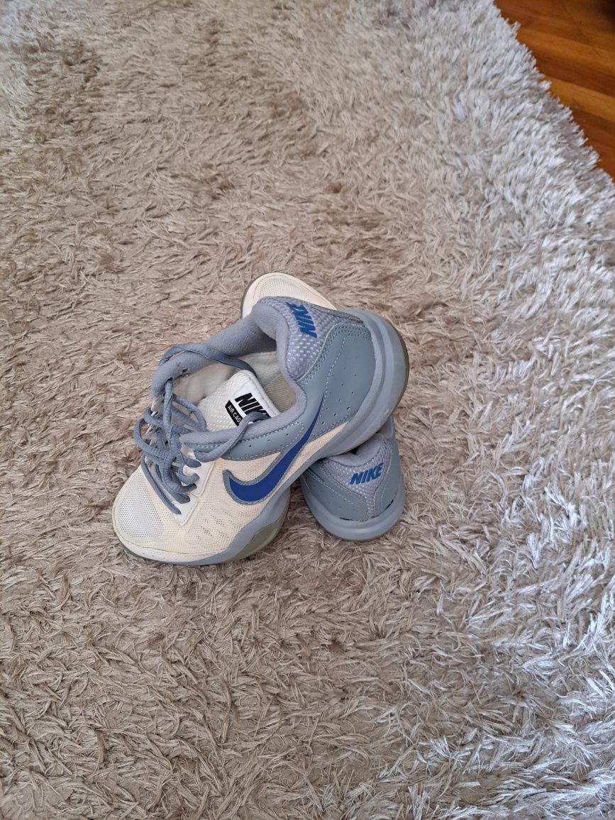 Дамски маратонки Nike