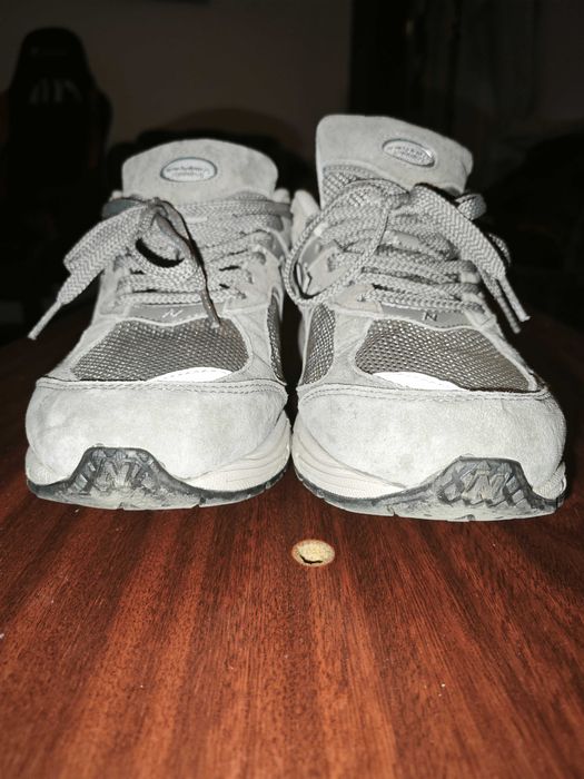 New Balance 2002R Gray/Cream