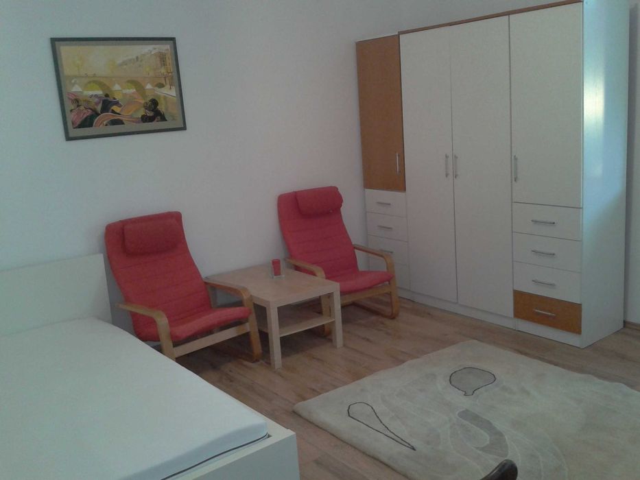 PF dau in chirie Ap. 1 cam. la casa in A.Muresanu