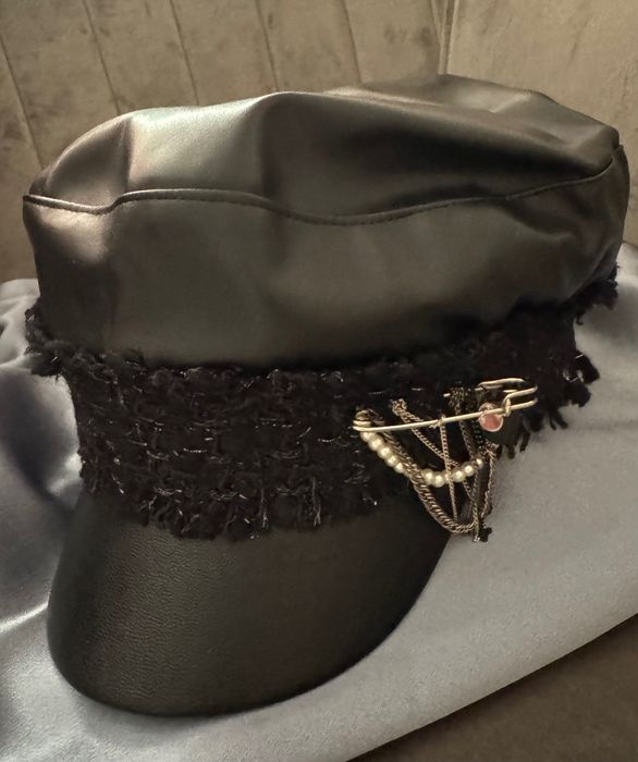 Кожена шапка Coma.co