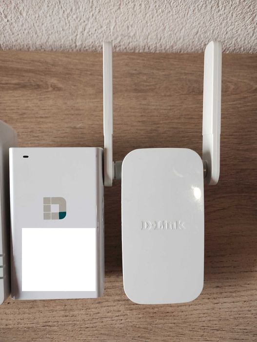 Комплект 6 броя D-link power line и wi-fi repeater