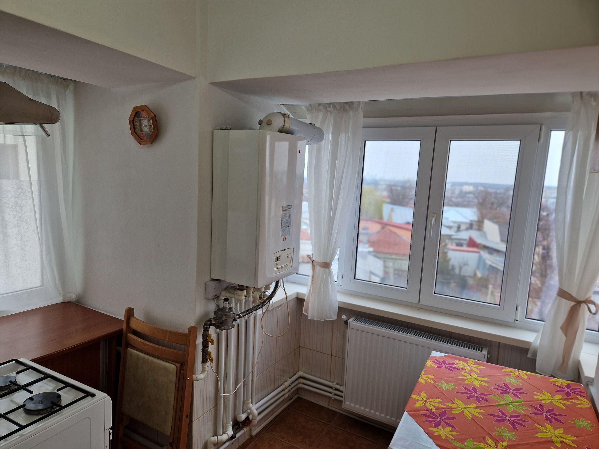 Apartament 2 camere, călduros, central