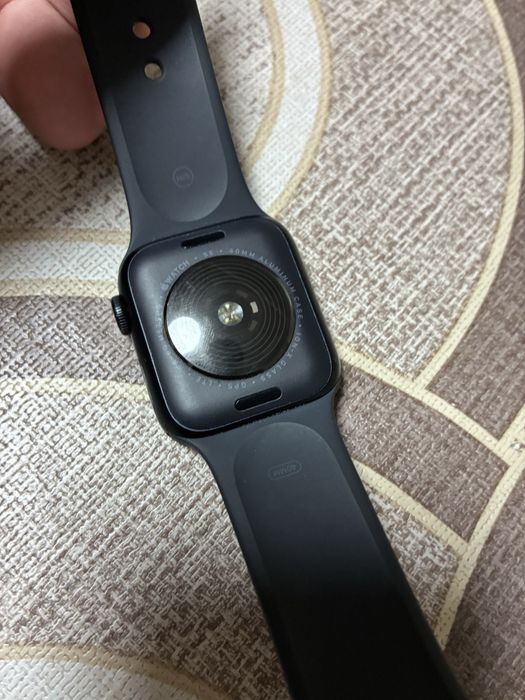 Apple Watch SE 2024 Cellular 40 mm ЗАКЛЮЧЕН