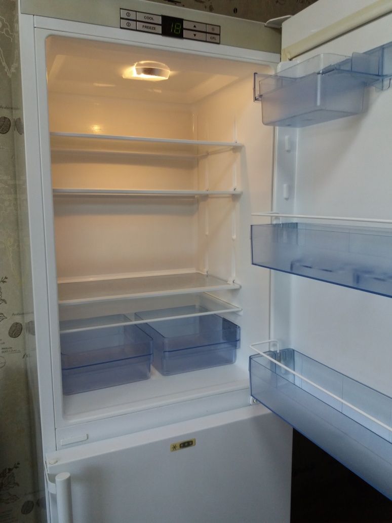 Продам холодильник Каизер
