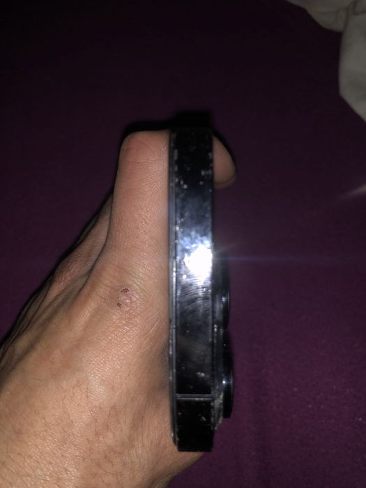 Здравейте продавам iphone 14 Дисплея му е за смяна става и за части