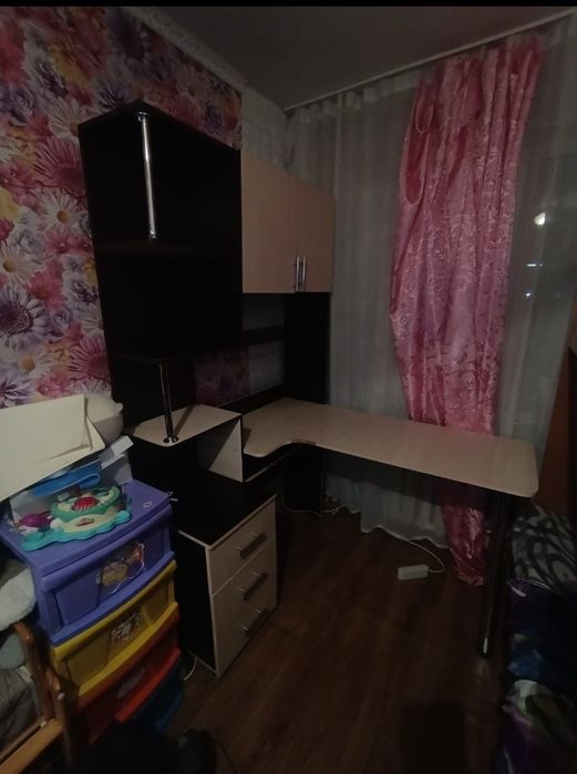 Угловой компьютерный стол