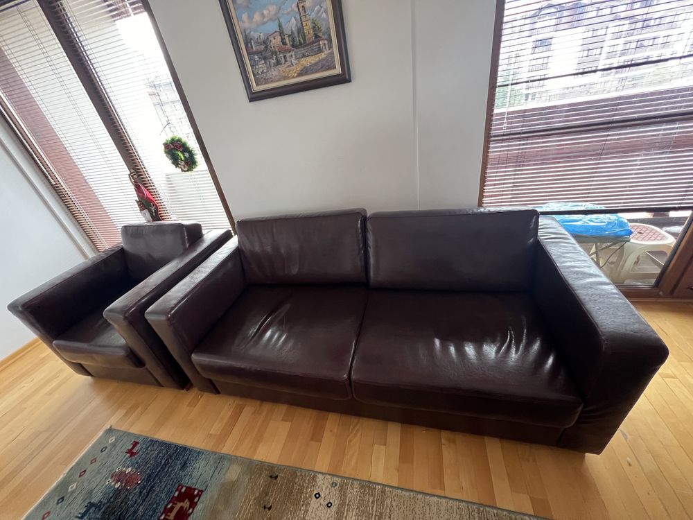 Продавам кожен диван с фотьойл от естествена кожа