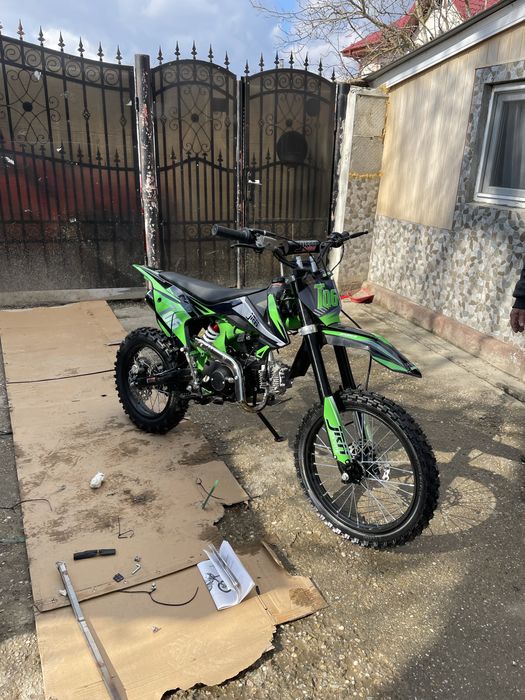 Vand moto cross 125cc ca nou , a fost luat de nou din magazin cu fact