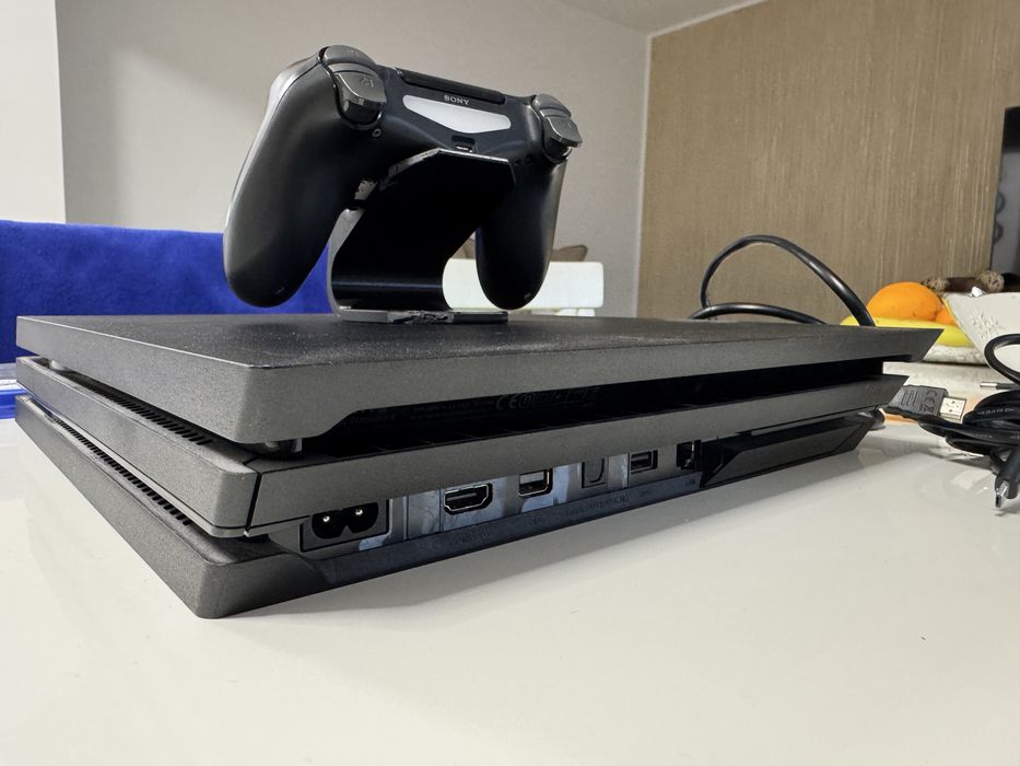 Vand Playstation 4 Pro 1TB - PS4 Pro impecabil